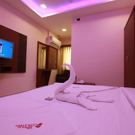 Hotel Apple Suites Bangalore Eksteriør bilde